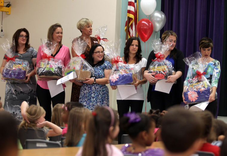 Walmart rewards teachers